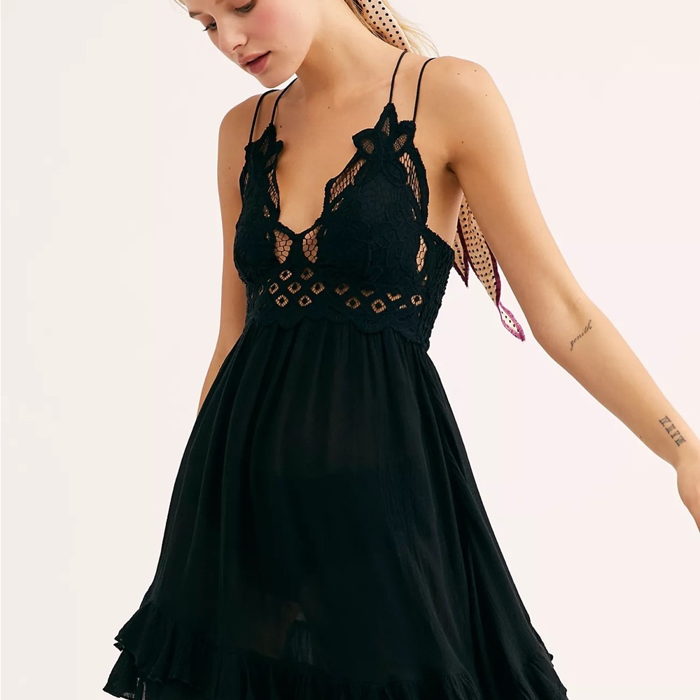 FREE PEOPLE

Adella Slip Dress black